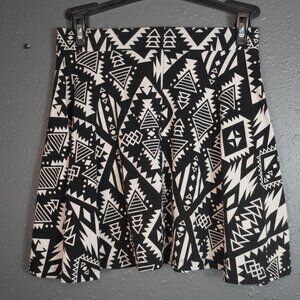 Victoria Seceret Pink Womens Black And White Aztec Print Skater Skirt Size XS